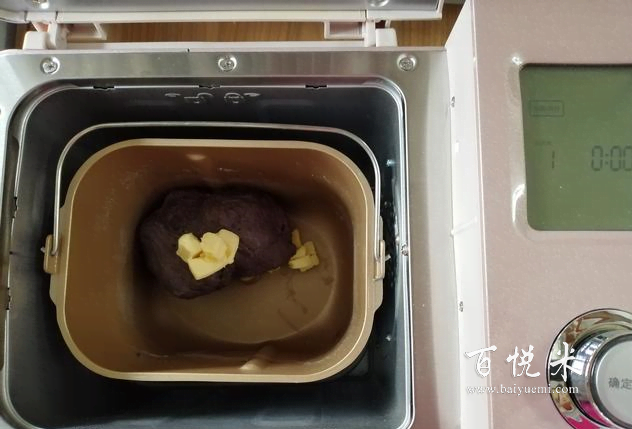 烘焙達人分享的這個配方,不用烤箱也能做出柔軟好吃的粗糧面包